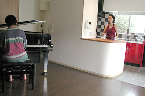 ピアノのあるリビング